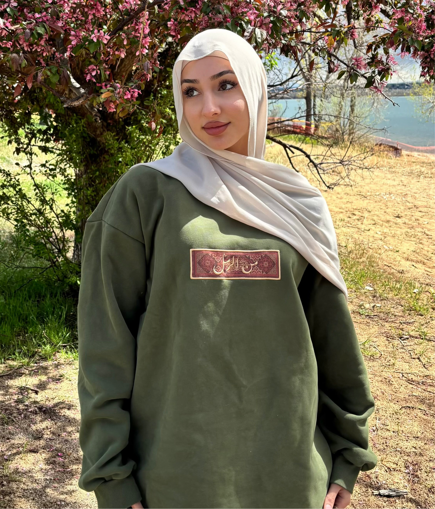 PERSIAN RUGS CREWNECK