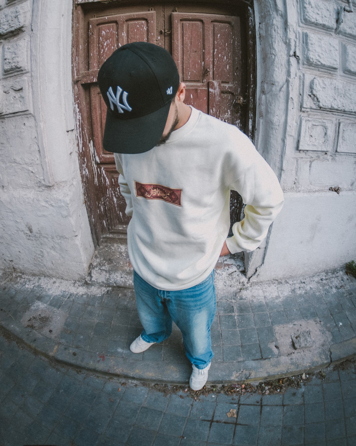 PERSIAN RUGS CREWNECK (WHITE)