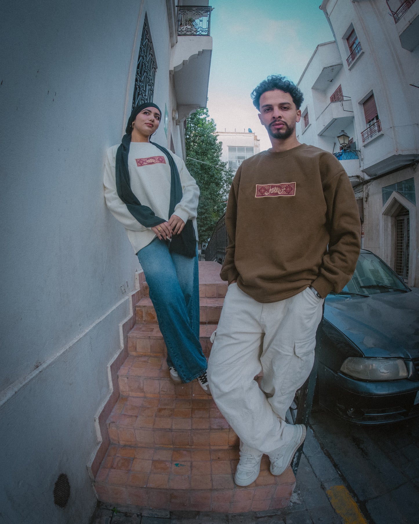 PERSIAN RUGS CREWNECK (BRN)