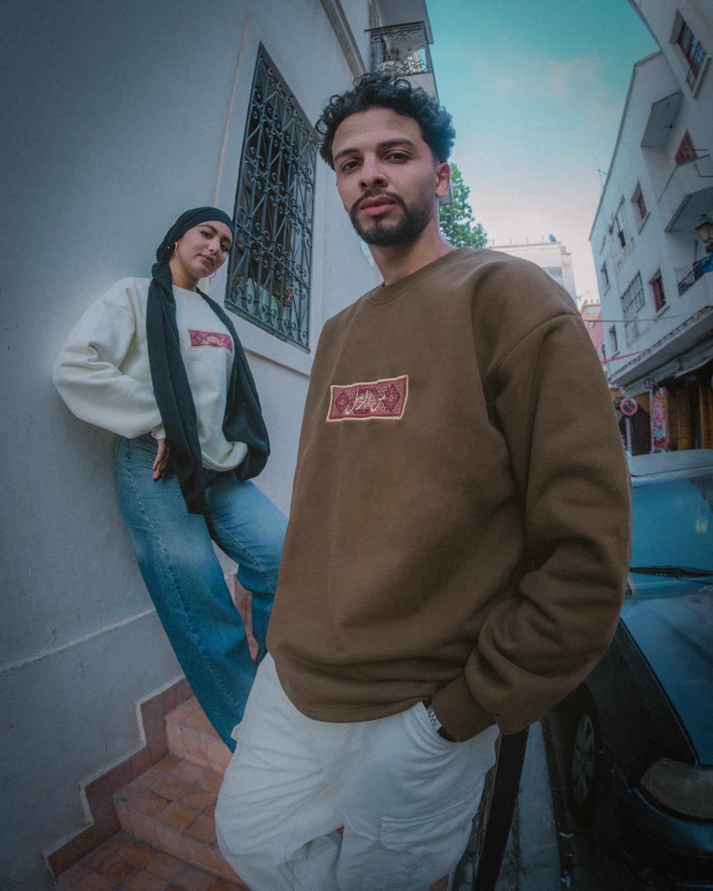 PERSIAN RUGS CREWNECK (BRN)