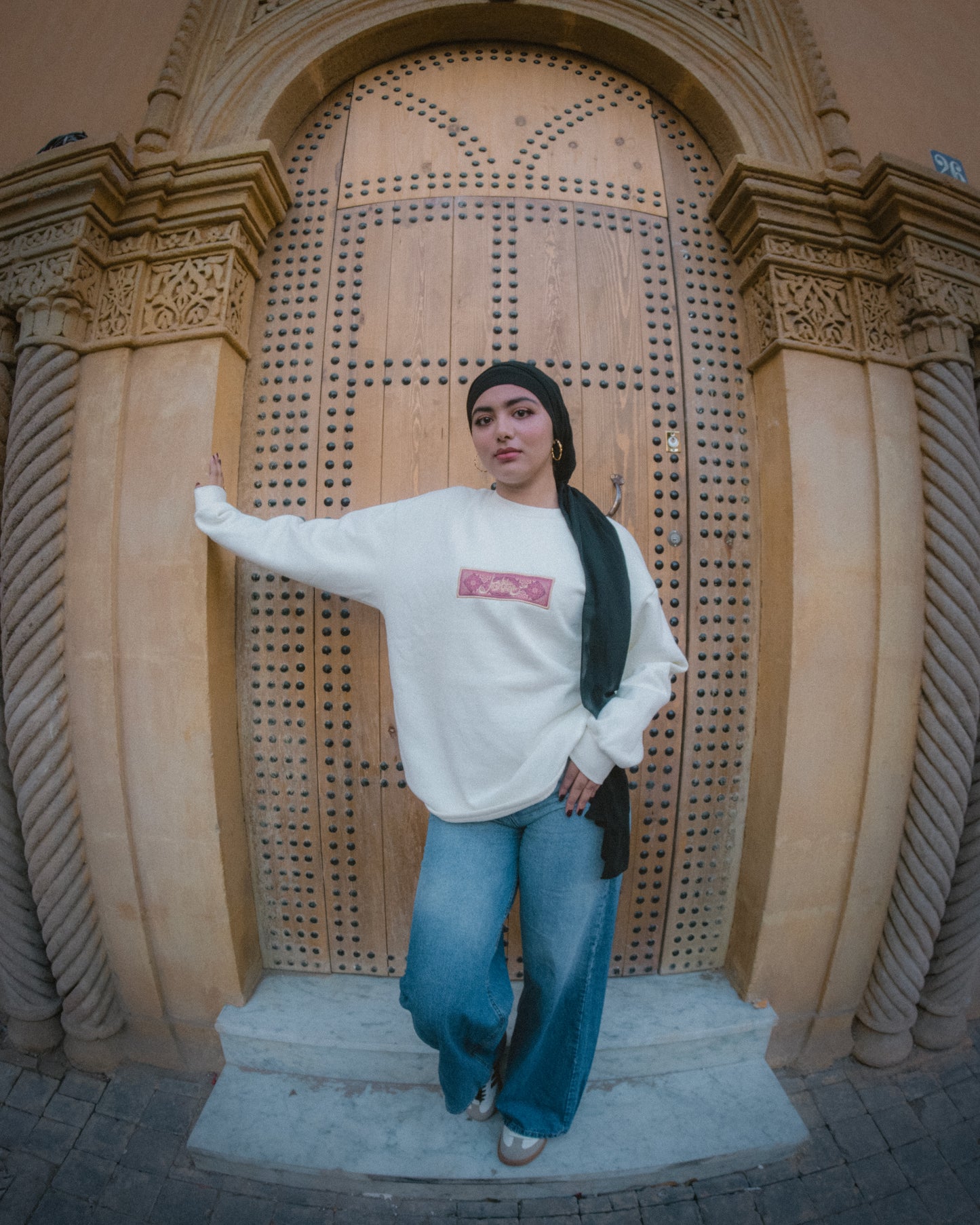 PERSIAN RUGS CREWNECK (WHITE)